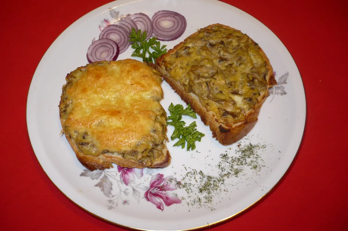 Gombapépes melegszendvics