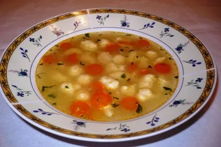 Zöldséges burgonyagombóc leves